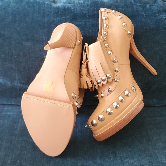 Jeffrey Campbell - Picture 4 of 5